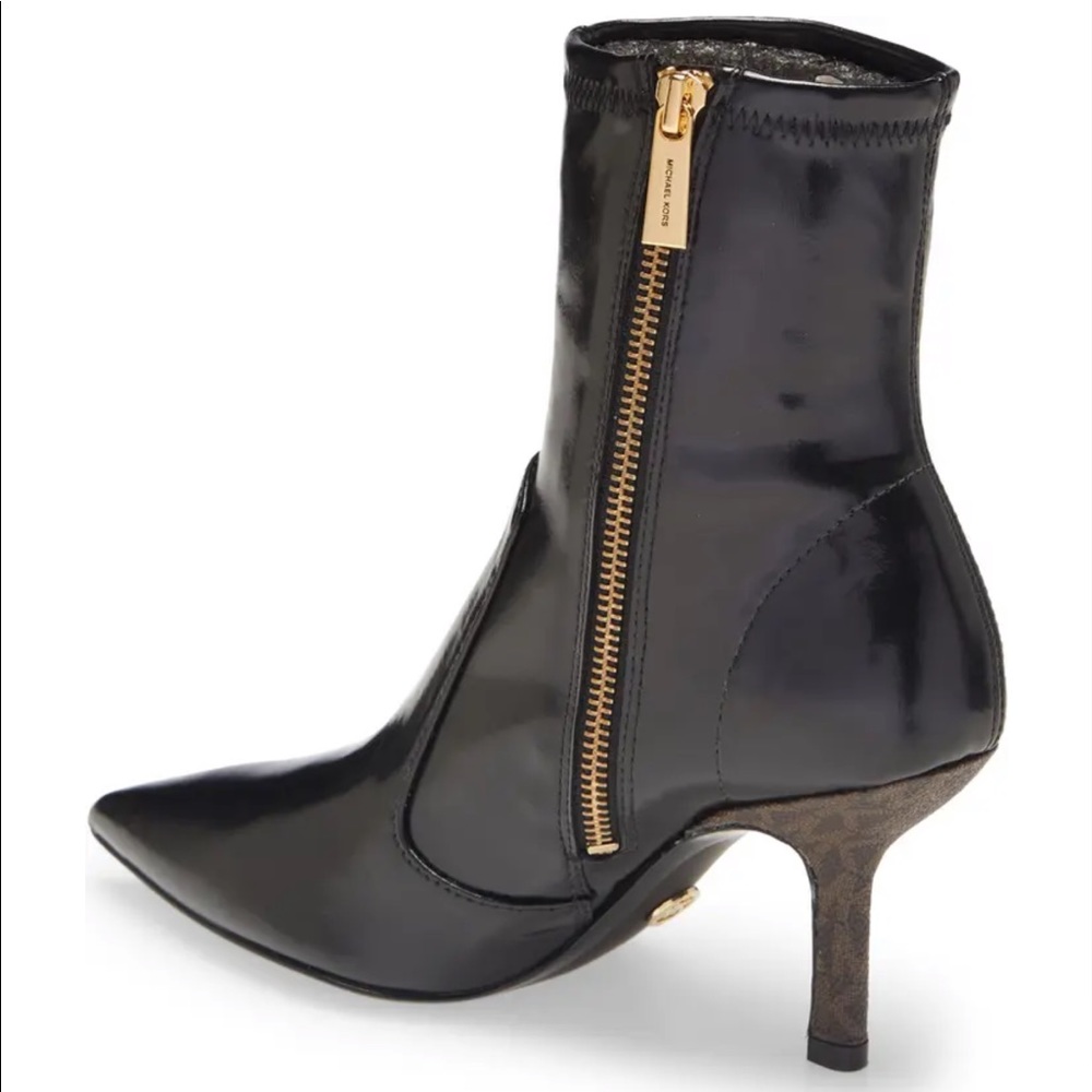 Shiloh Ankle Bootie
MICHAEL MICHAEL KORS